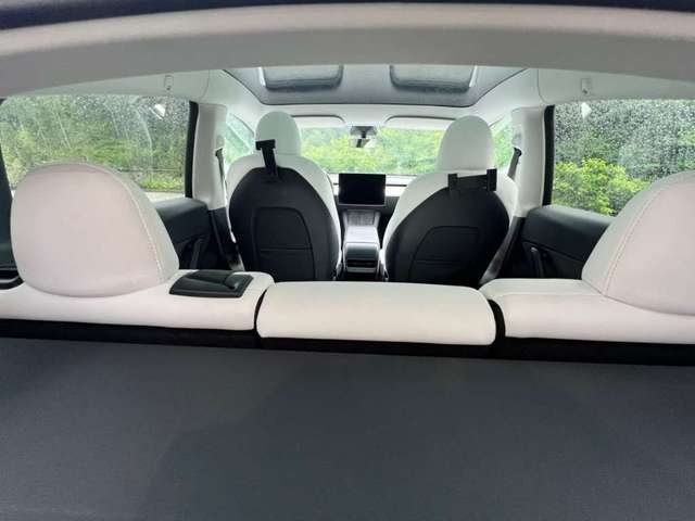 Tesla Model Y Model Y RWD