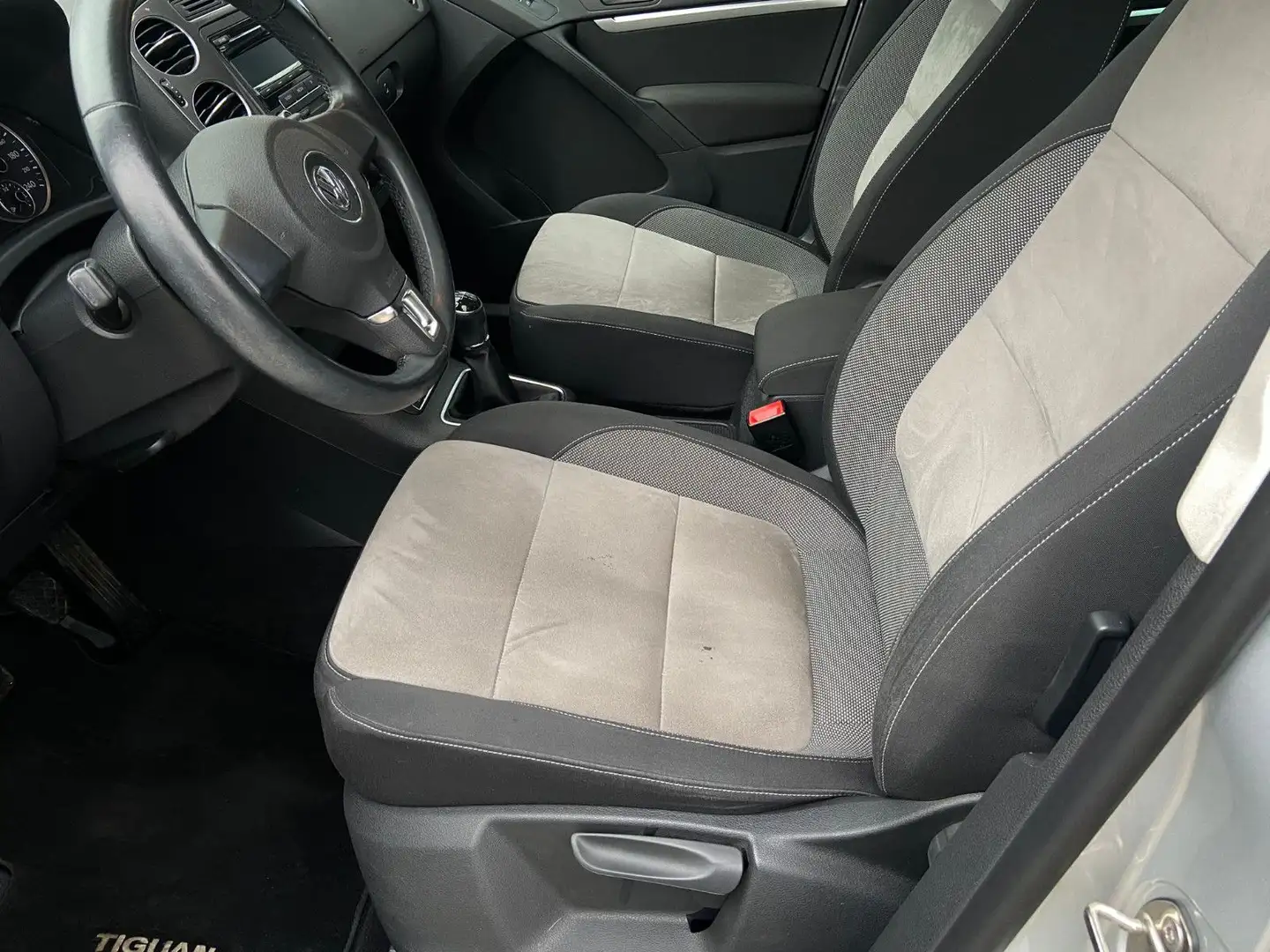 Volkswagen Tiguan 1.4 TSI Sport & Style BMT Argent - 2