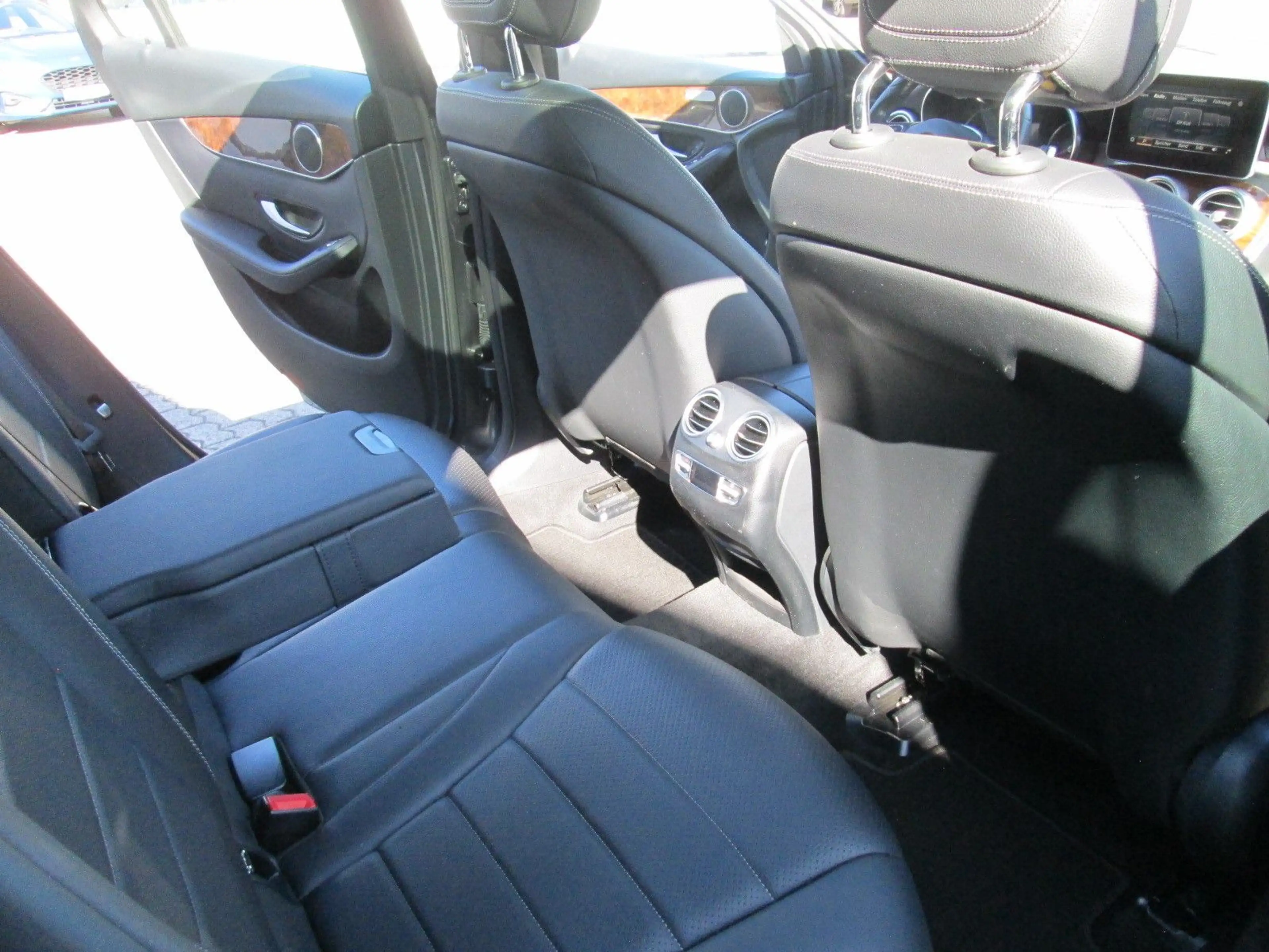 Mercedes-Benz GLC 220 d 4Matic — photo 11