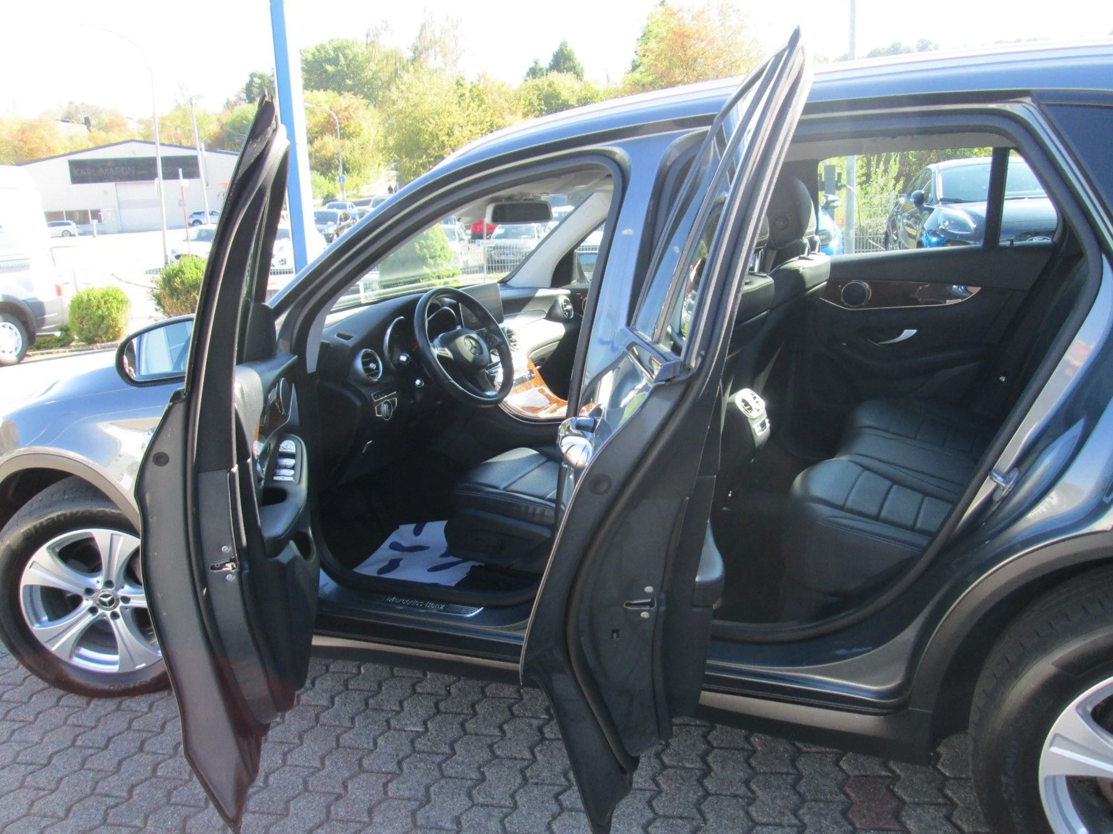Mercedes-Benz GLC 220 d 4Matic — photo 6