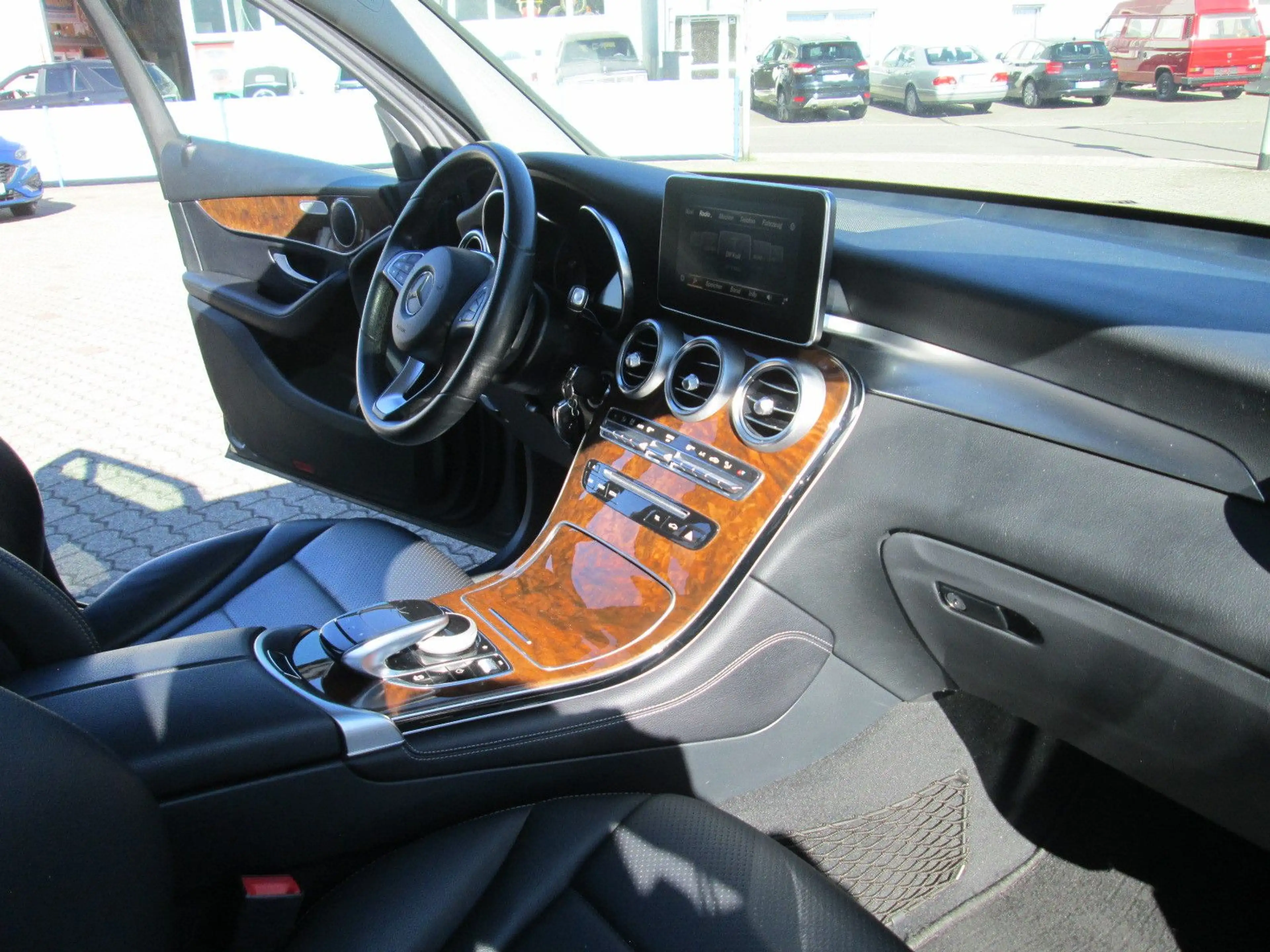 Mercedes-Benz GLC 220 d 4Matic — photo 14