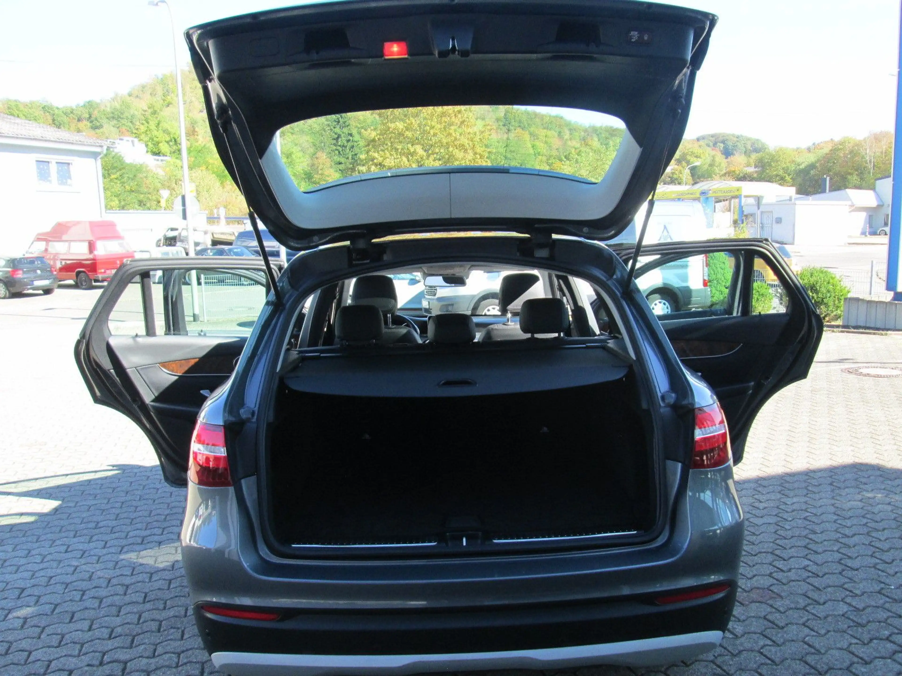 Mercedes-Benz GLC 220 d 4Matic — photo 8