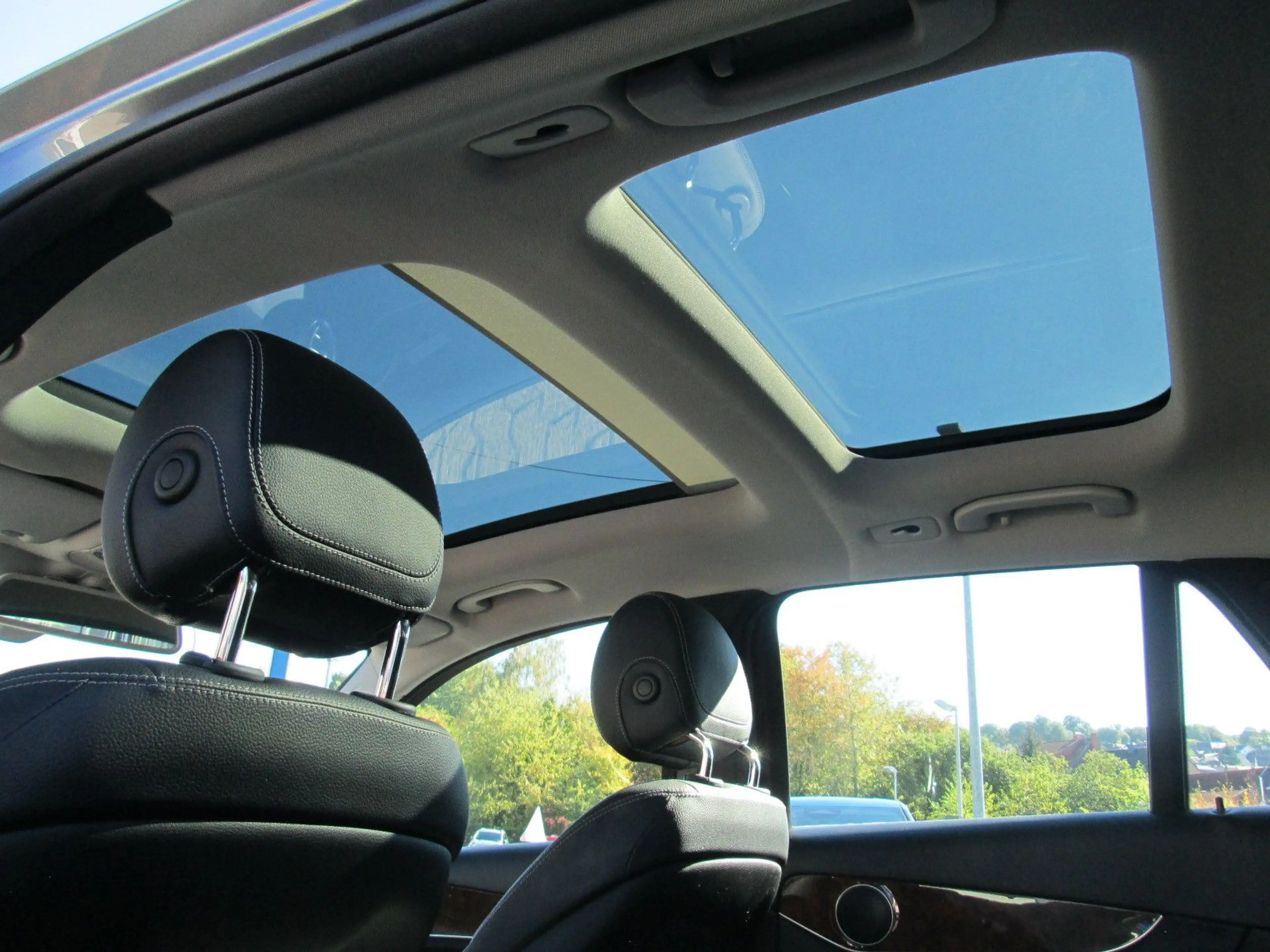 Mercedes-Benz GLC 220 d 4Matic — photo 15