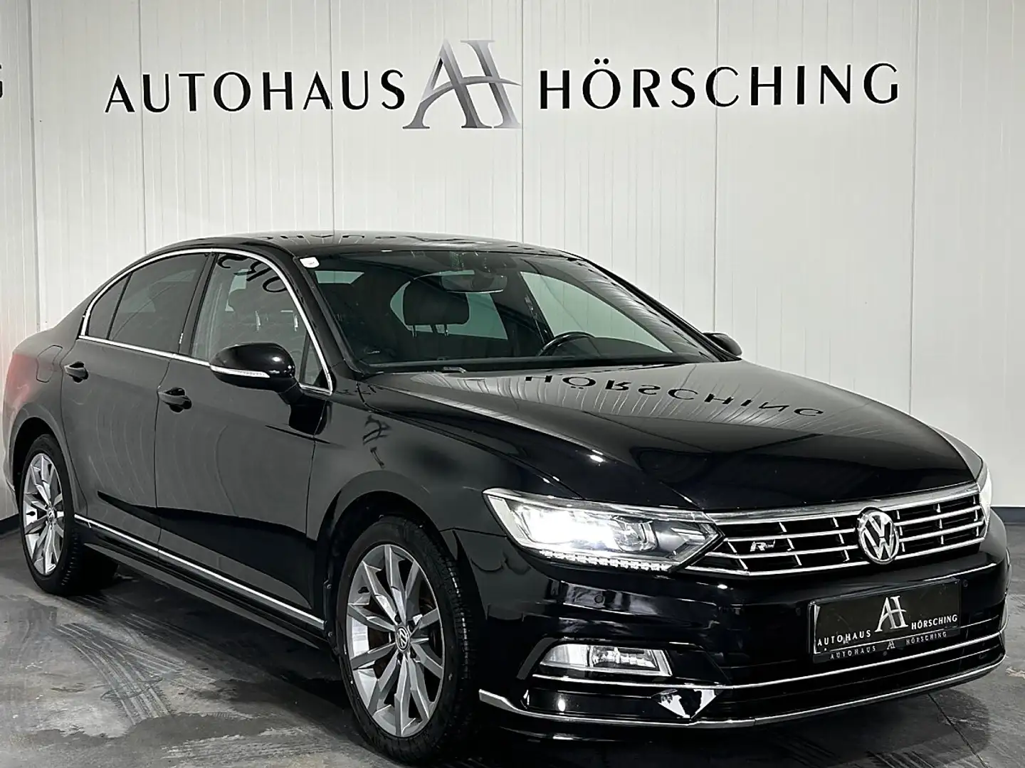 Volkswagen Passat Highline//R-Line// 2,0 TDI DSG Schwarz - 1