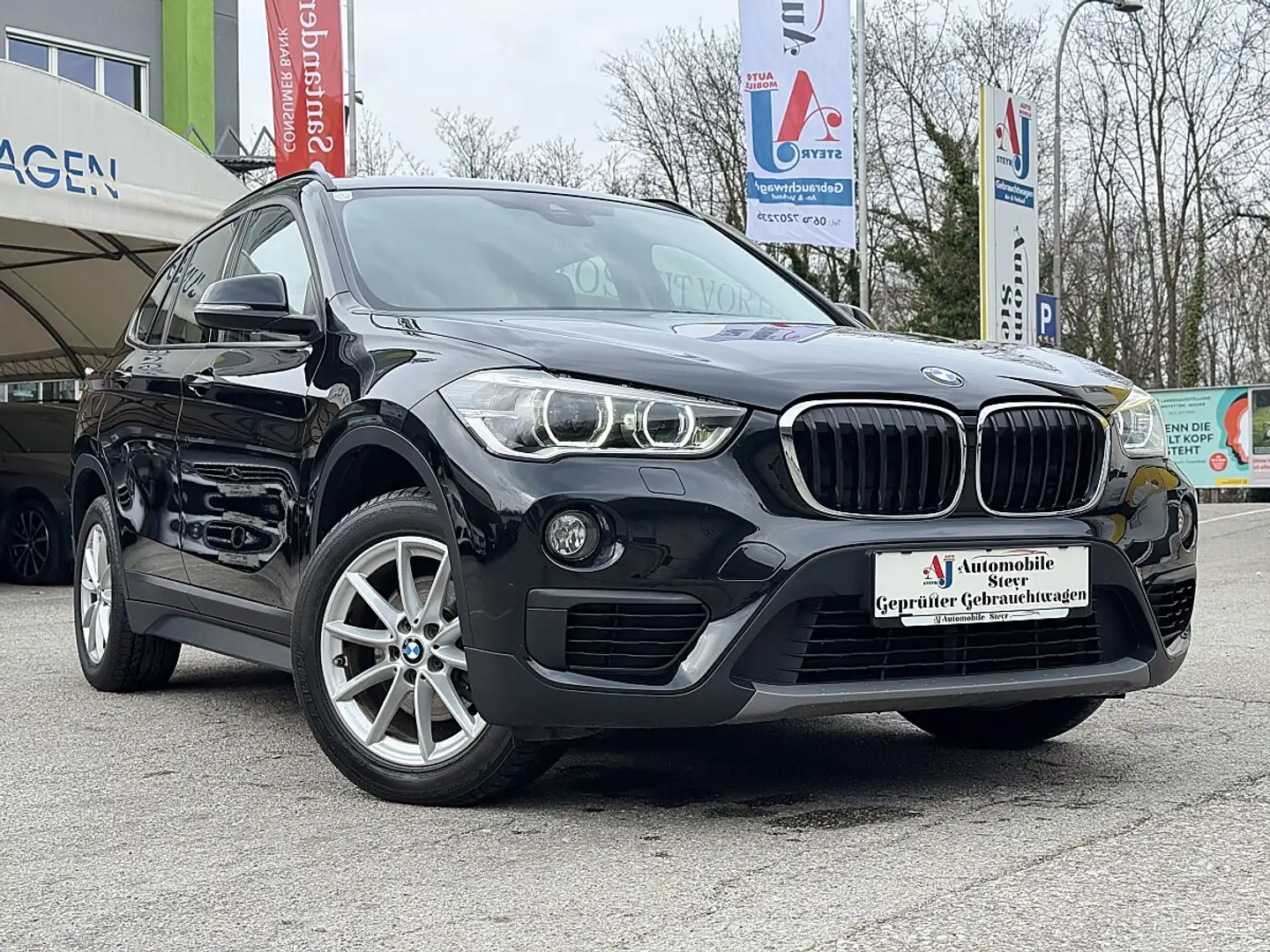 BMW X1 sDrive18d Advantage+Rückfahrkamera+Anhängerkupp... Schwarz - 1