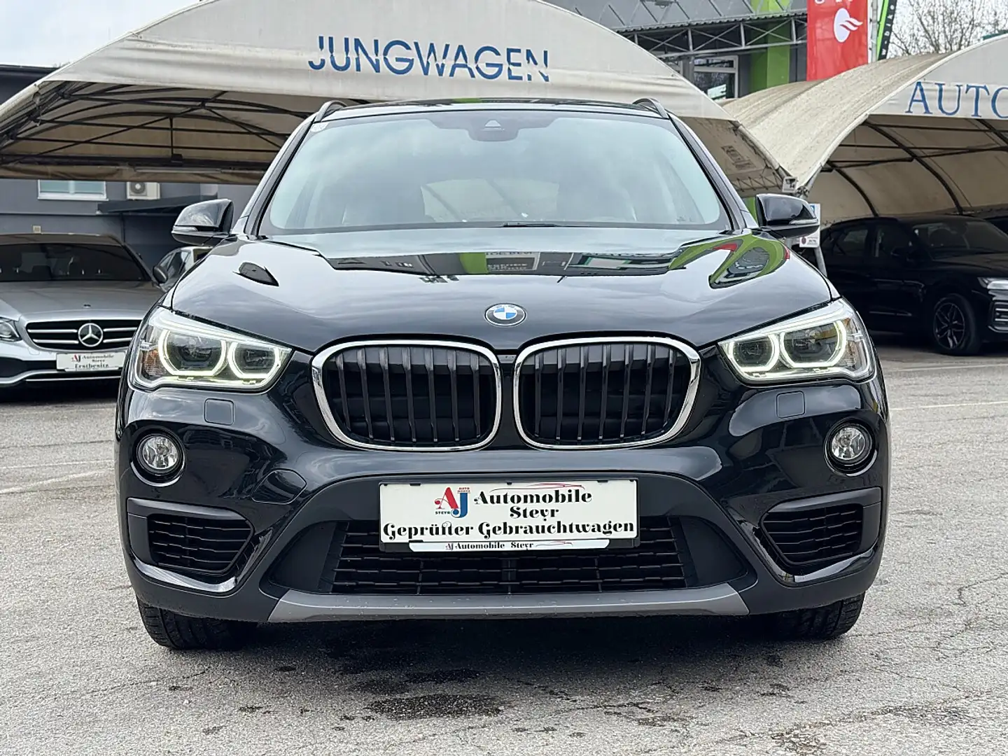 BMW X1 sDrive18d Advantage+Rückfahrkamera+Anhängerkupp... Schwarz - 2