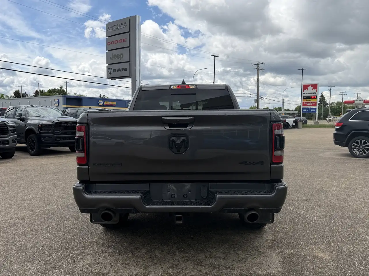 RAM 1500 снимка RAM 1500