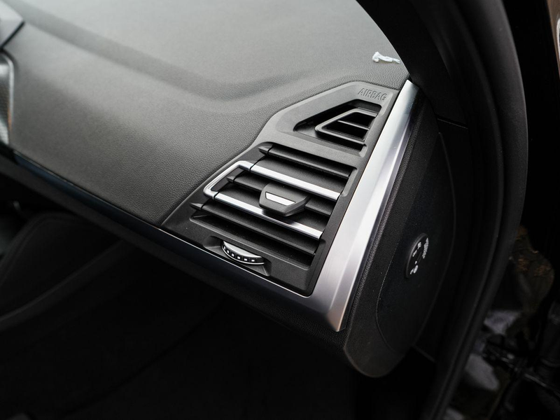 BMW X4 xDrive20d M-Sport AHK PANO ACC Laser HuD KoZg — photo 9