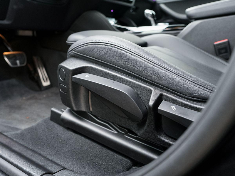 BMW X4 xDrive20d M-Sport AHK PANO ACC Laser HuD KoZg — photo 4