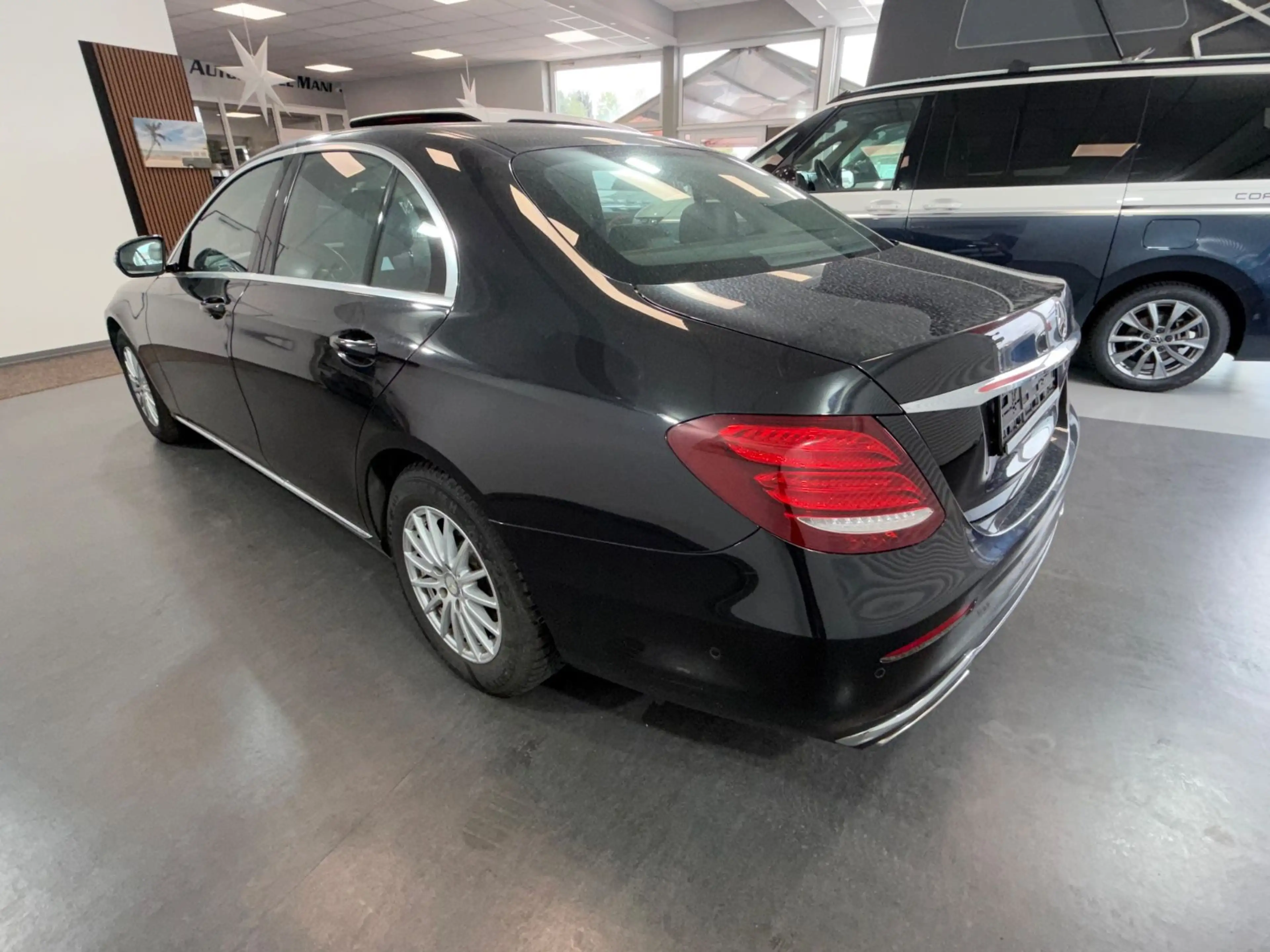 Mercedes-Benz E 200 E/Avangarde/LED/Kamera/PDC/ACC/Leder/ — photo 5