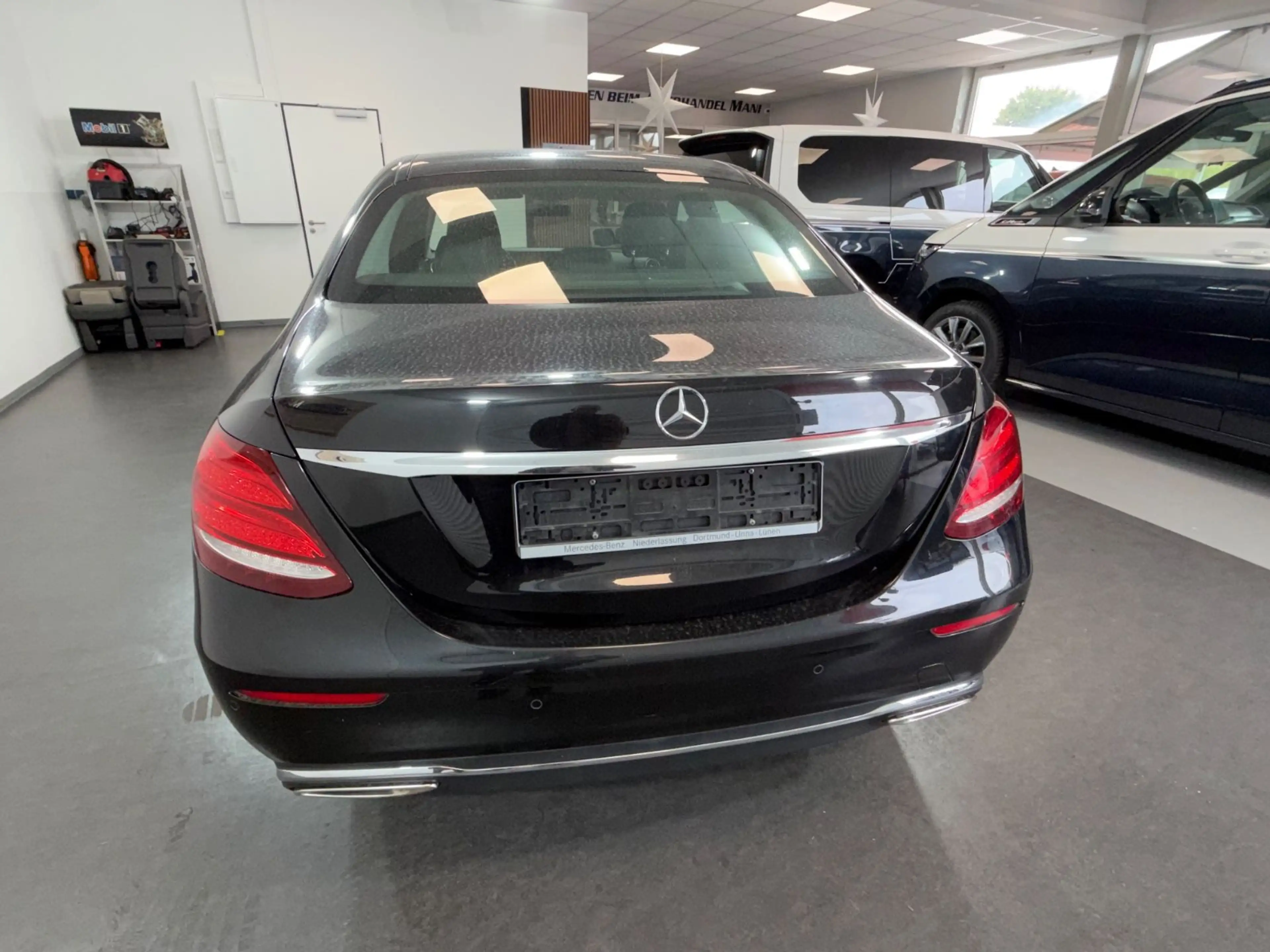 Mercedes-Benz E 200 E/Avangarde/LED/Kamera/PDC/ACC/Leder/ — photo 6
