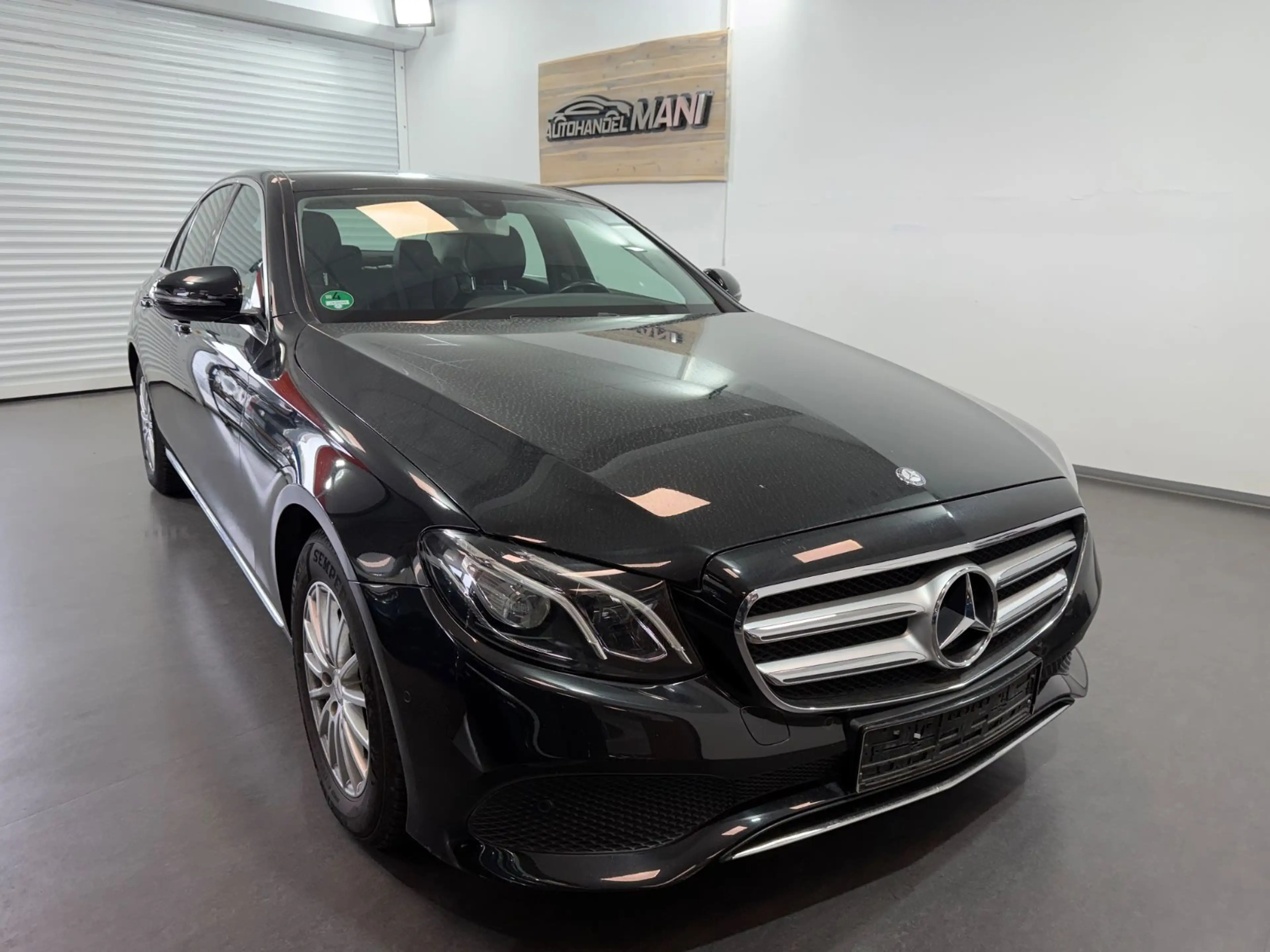 Mercedes-Benz E 200 E/Avangarde/LED/Kamera/PDC/ACC/Leder/