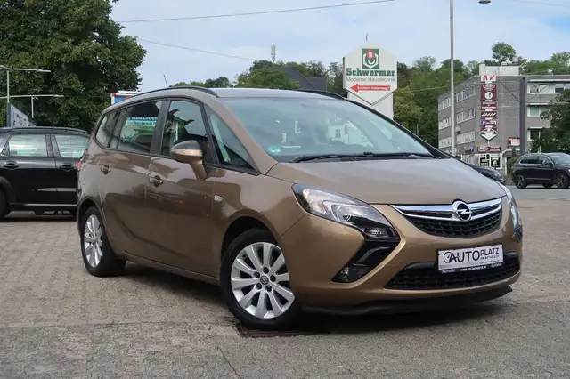 Opel Zafira Tourer Zafira C Tourer 2.0CDTI *7-SITZER *TEMPOMAT *ALU