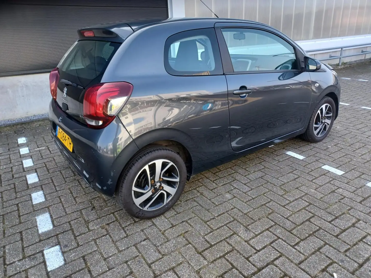 Peugeot 108 1.2 Puretech Allure Szürke - 2