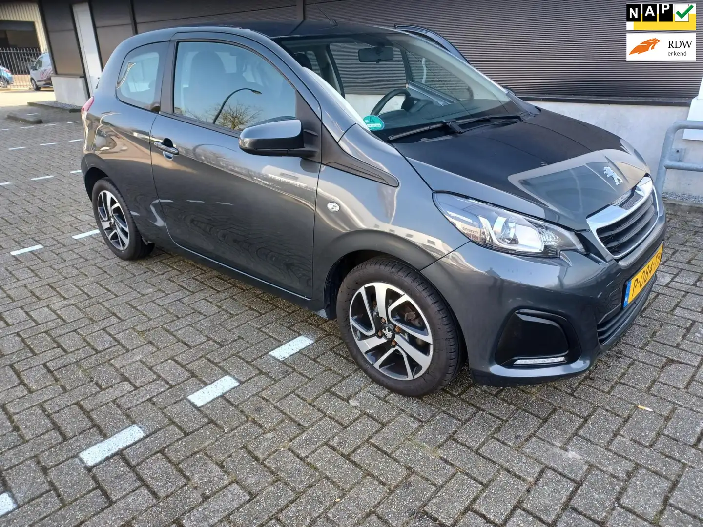 Peugeot 108 1.2 Puretech Allure Szürke - 1