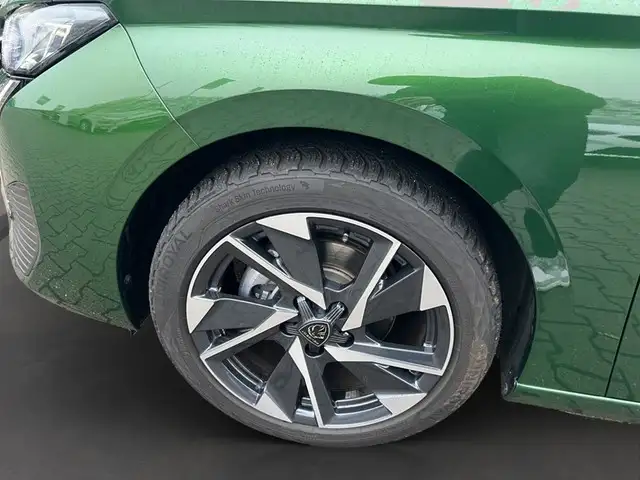 Peugeot 308 view 5