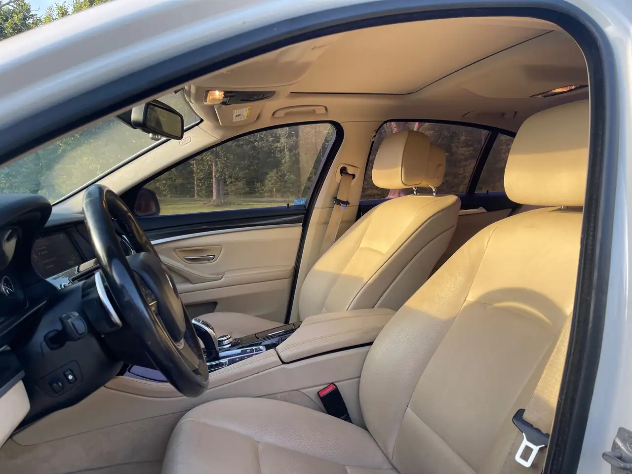 BMW 5 Series photo BMW 5 Series