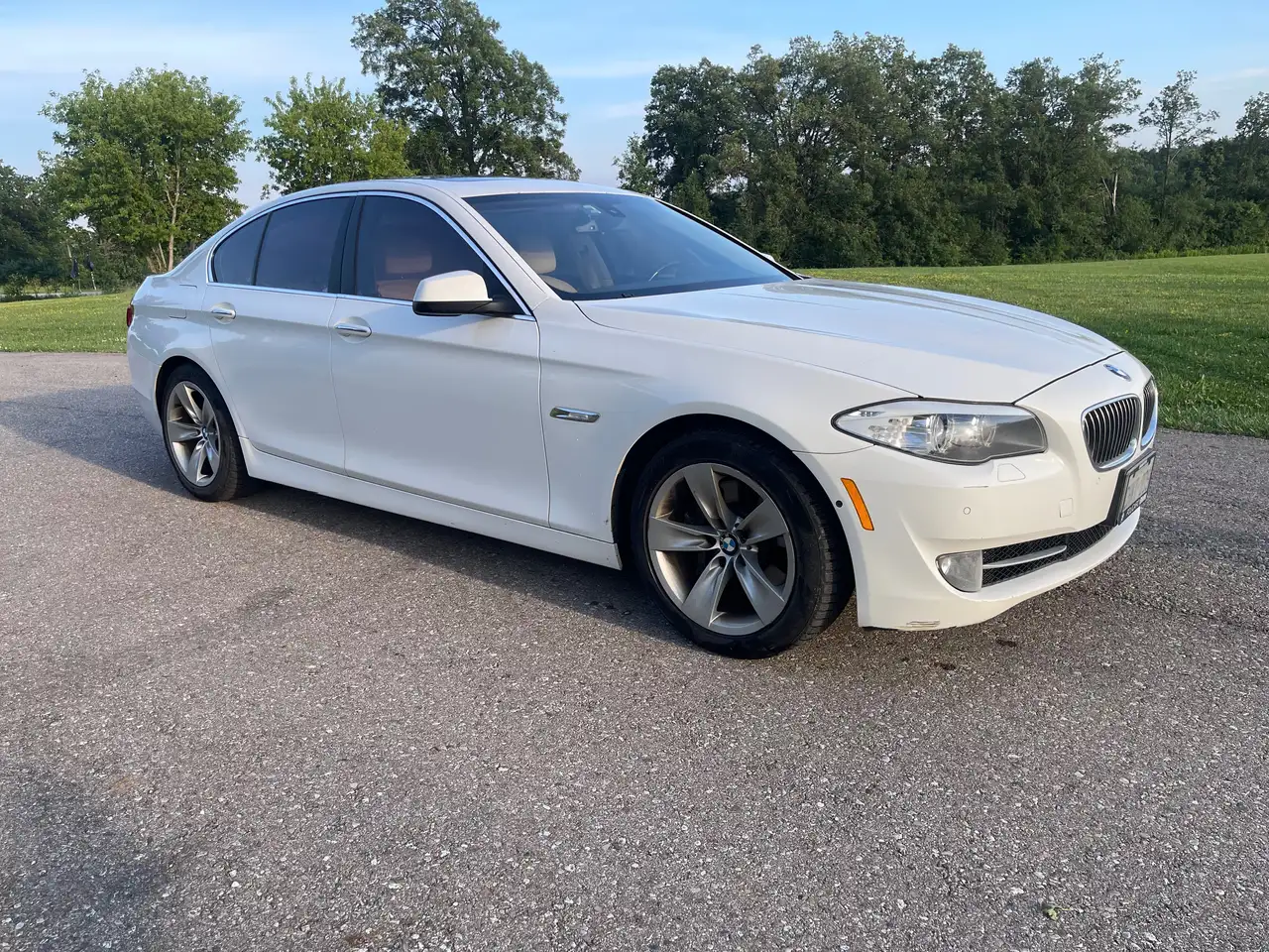 BMW 5 Series photo BMW 5 Series