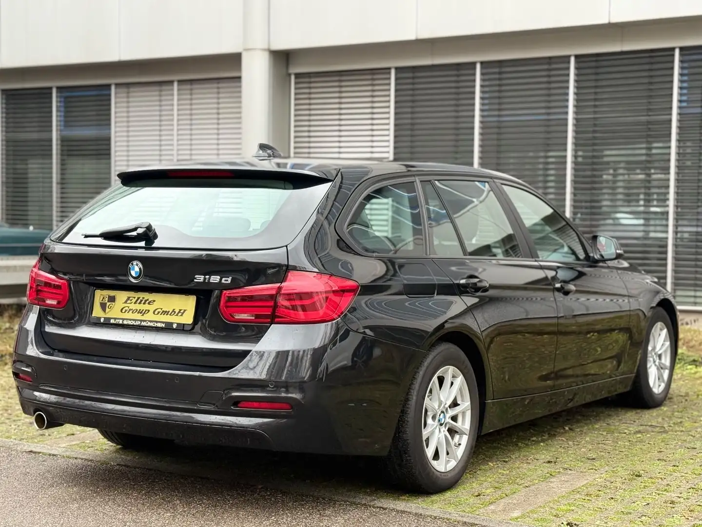 BMW 318 d Touring*Automatik*PDC*Navi*Klima Noir - 2