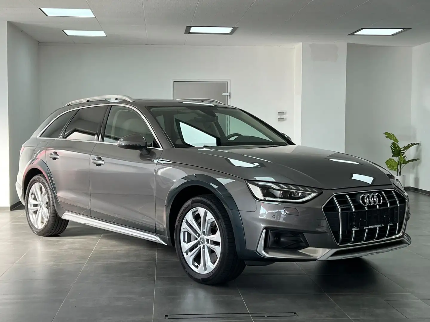 Audi A4 allroad quattro 50TDI/MLED/LEDER/KAM/PANO/AHK Grau - 1