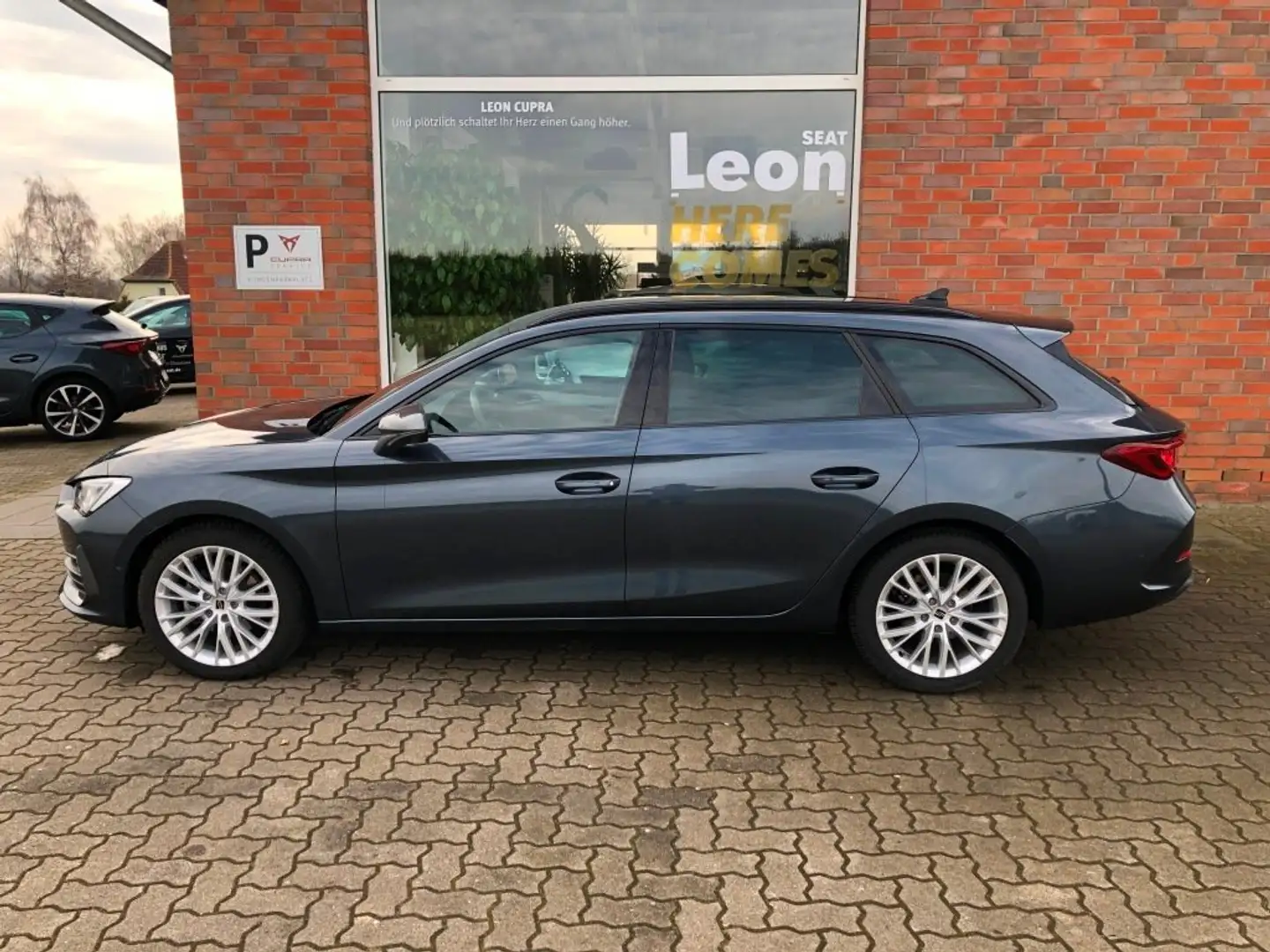CUPRA Leon Kombi 1.5TSI 7-Gang Automatik DSG Grau - 2