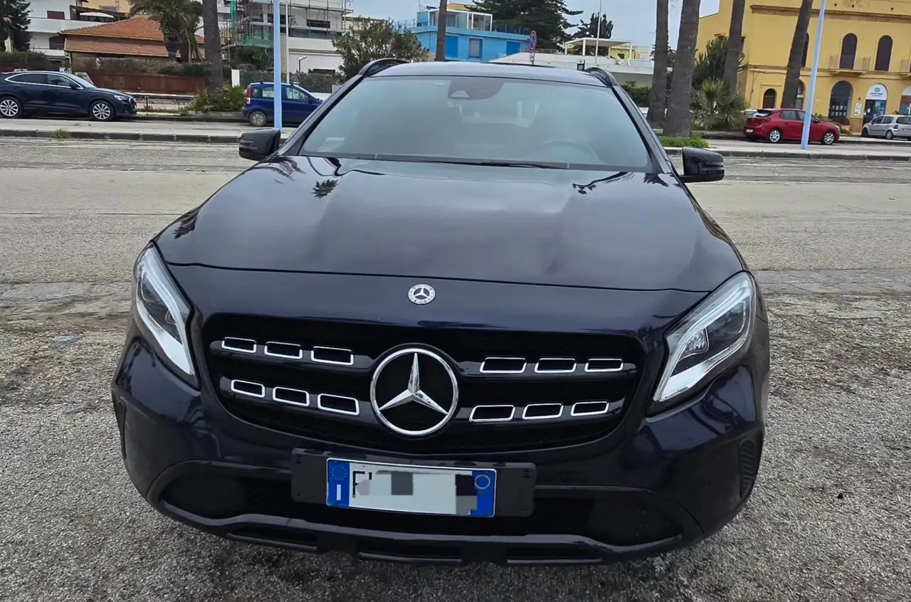 Mercedes-Benz GLA 200