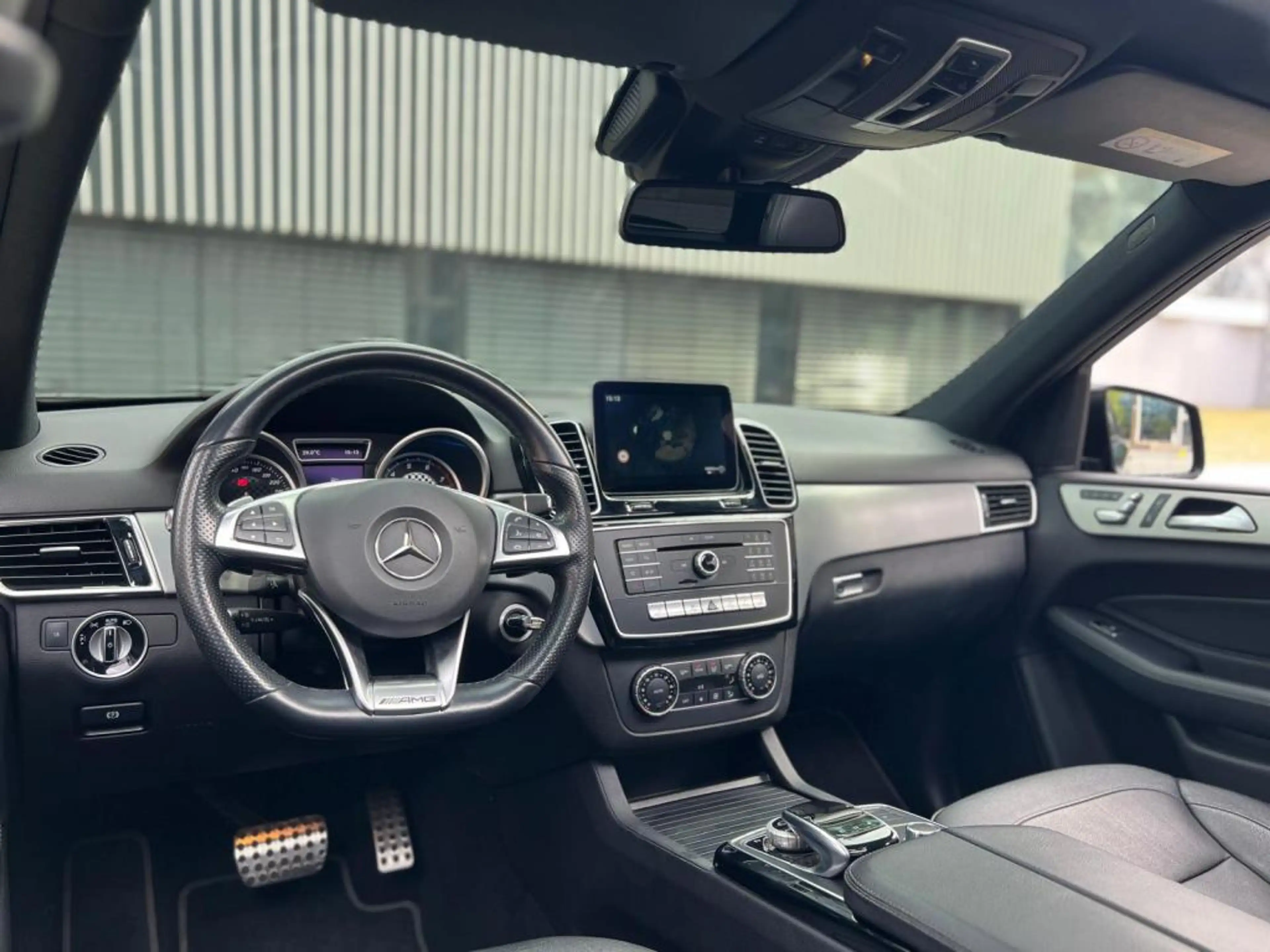 Mercedes-Benz GLE 450 GLE 450 AMG /  4Matic / CAMERA 360 / TOIT PANORAMIQUE / — photo 14
