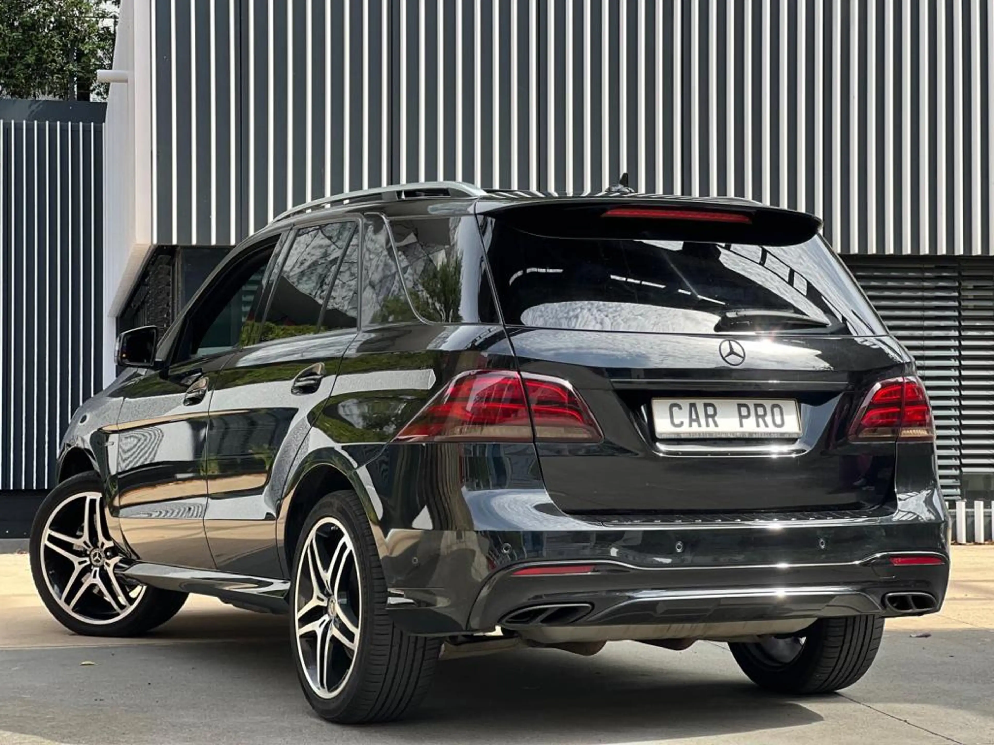 Mercedes-Benz GLE 450 GLE 450 AMG /  4Matic / CAMERA 360 / TOIT PANORAMIQUE / — photo 4