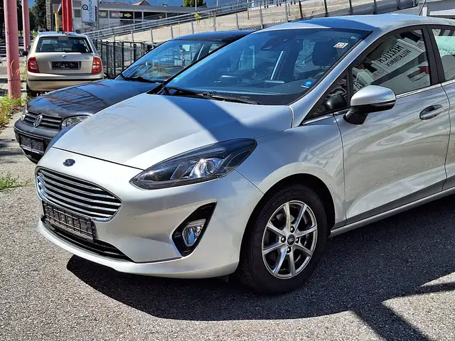 Ford Fiesta view 3