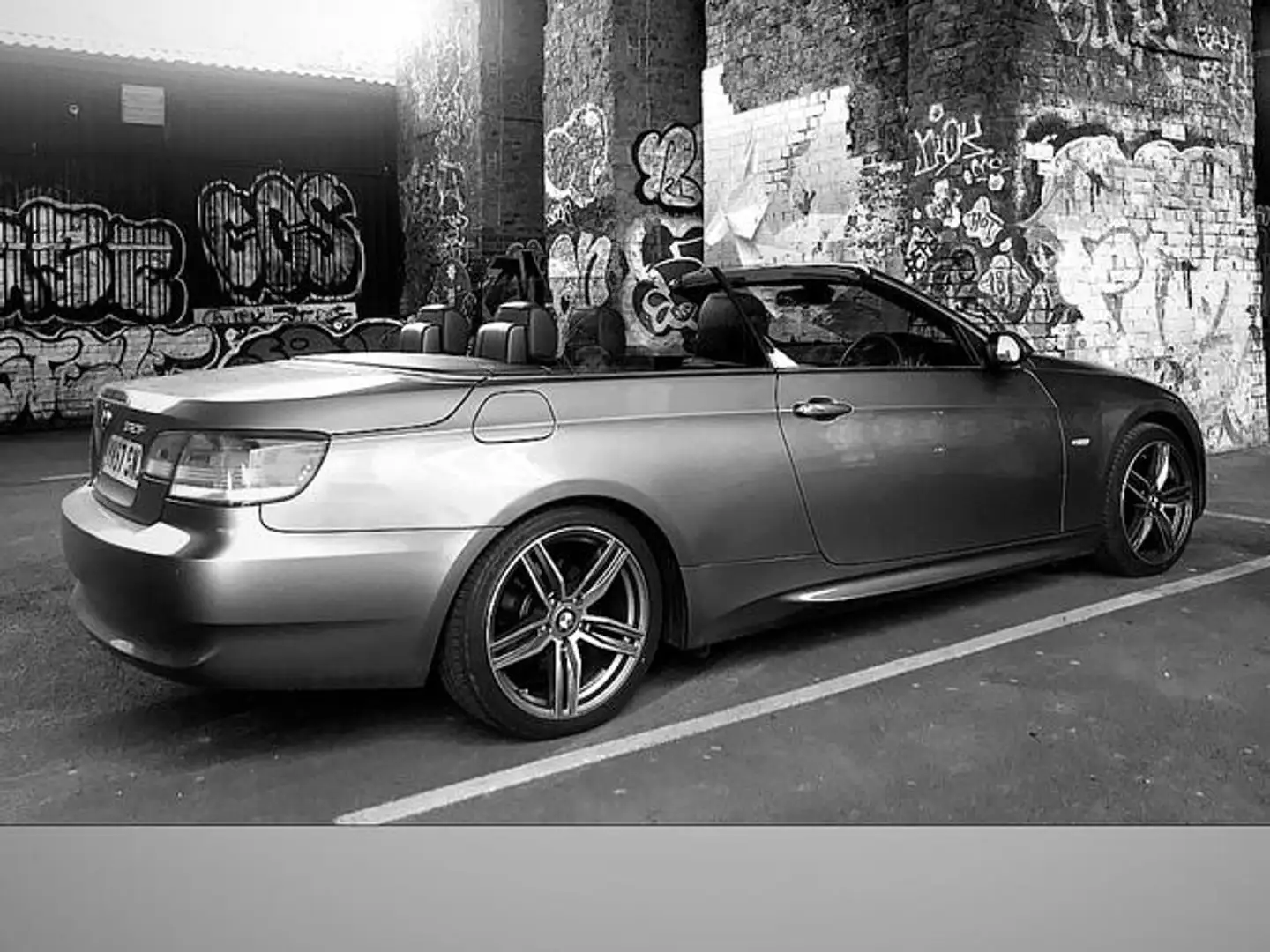 BMW 325 325i Cabrio Aut. Grau - 2