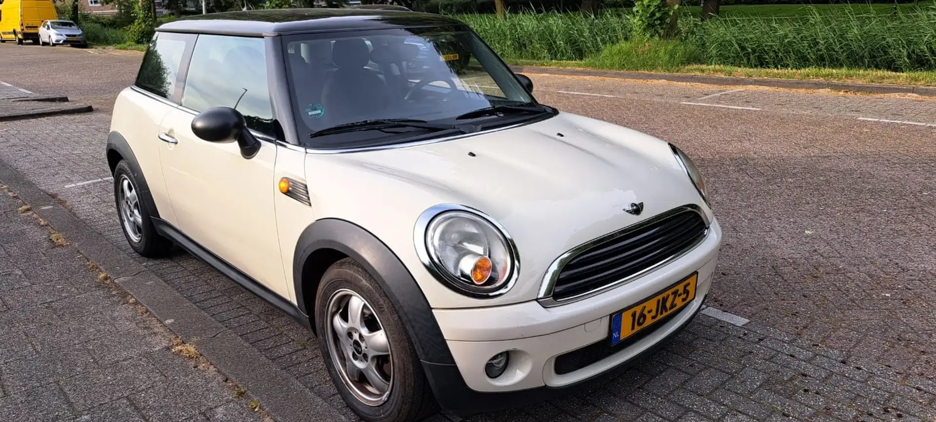 MINI One 1.4 16v Бежевый  - 1