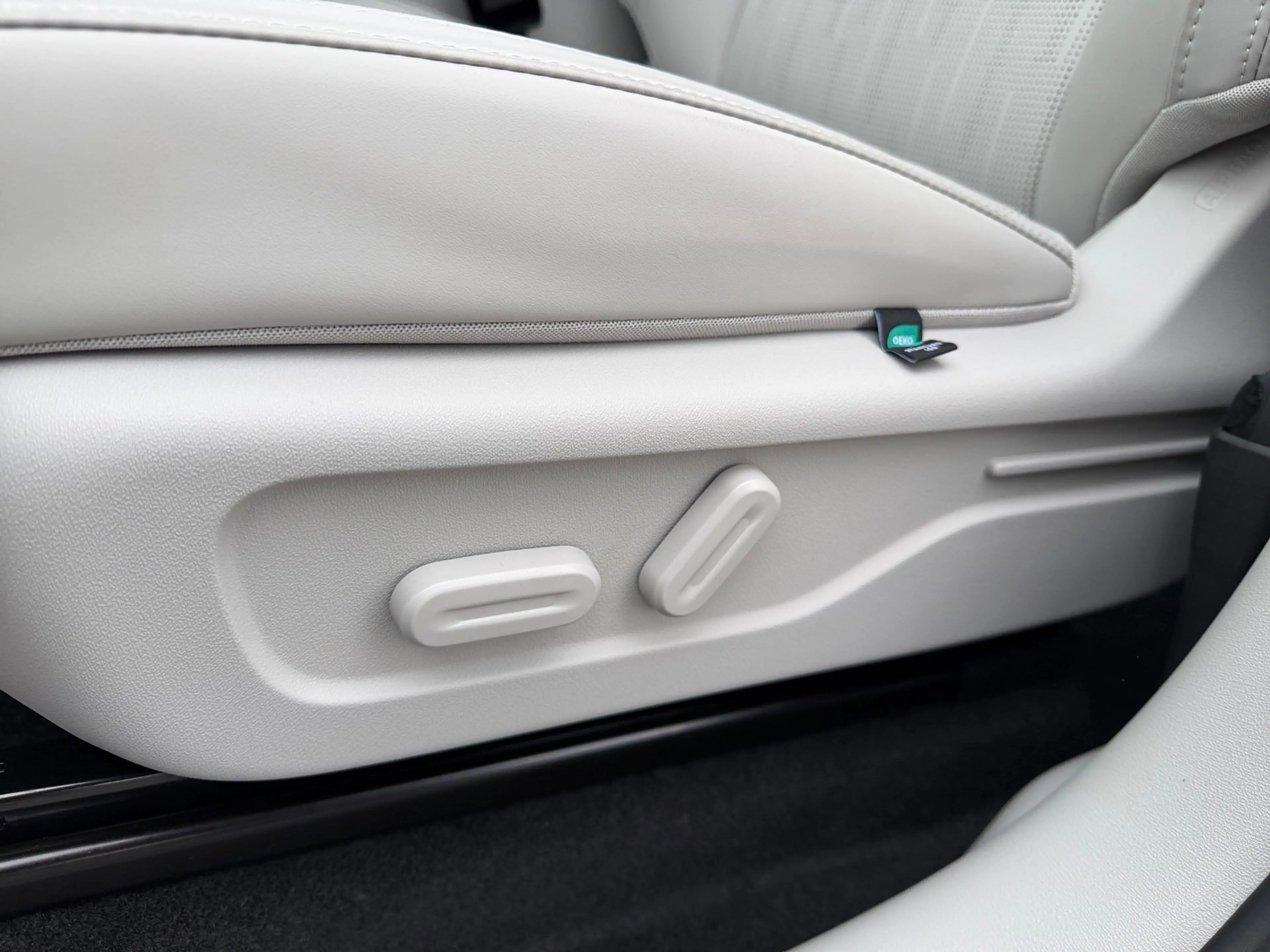 Leapmotor B10 B10 67,1 kWh Design Pro Max — photo 12