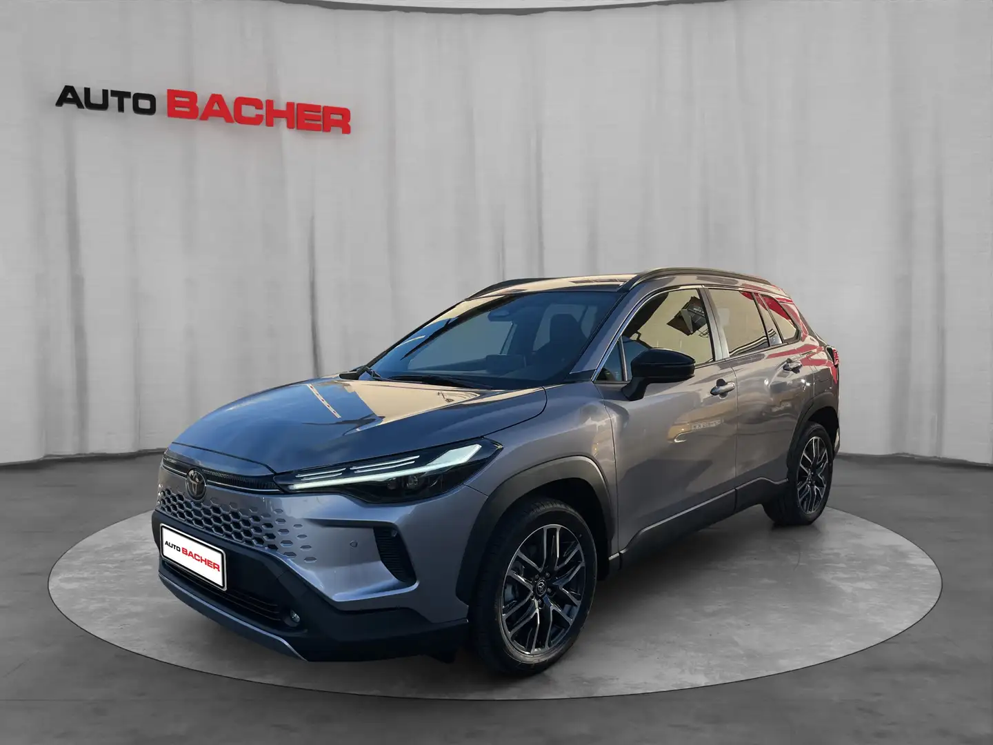 Toyota Corolla Cross 2,0 VVT-i Hybrid Active Drive AWD-i Silber - 1