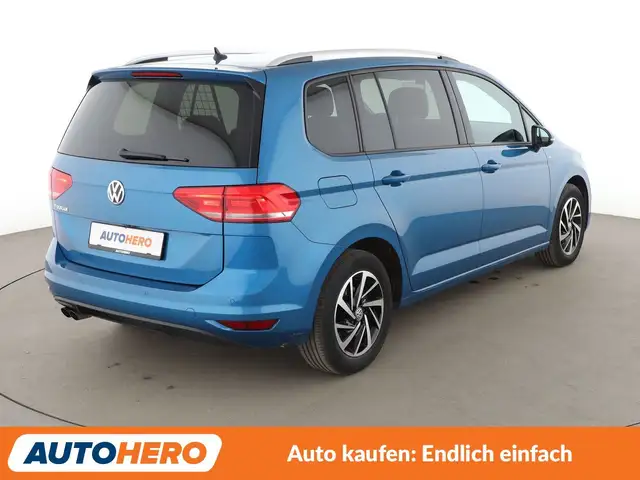 Volkswagen Touran view 6