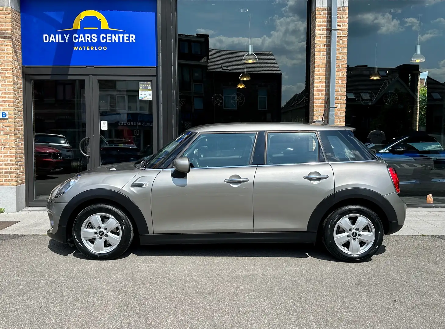 MINI Cooper 1.5 OPF I Navi I 5 portes I Cruise Reg I 2020 Beige - 2