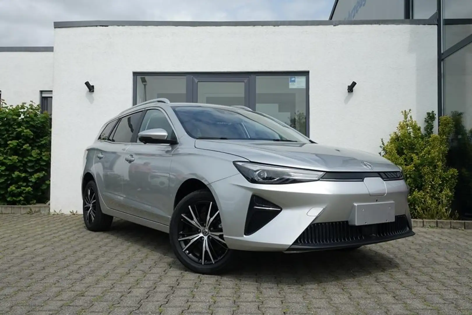 MG MG5 LUXURY 61,1kwh 7JGarantie Teilleder/17Zo/AHK Silber - 1