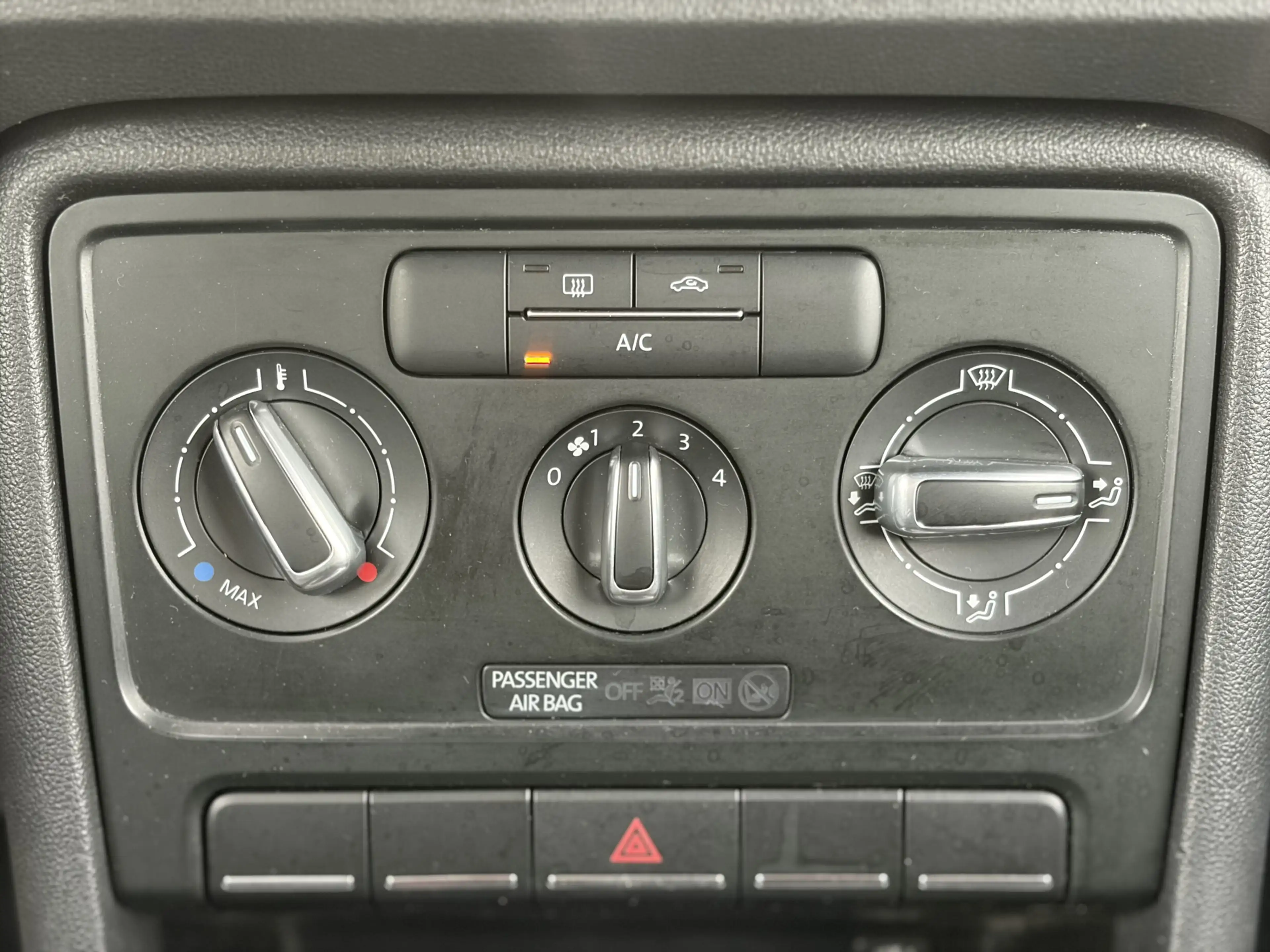 Volkswagen Beetle 1.2 TSI Design ABT pakket 105pk | Nieuwe APK | App — photo 14