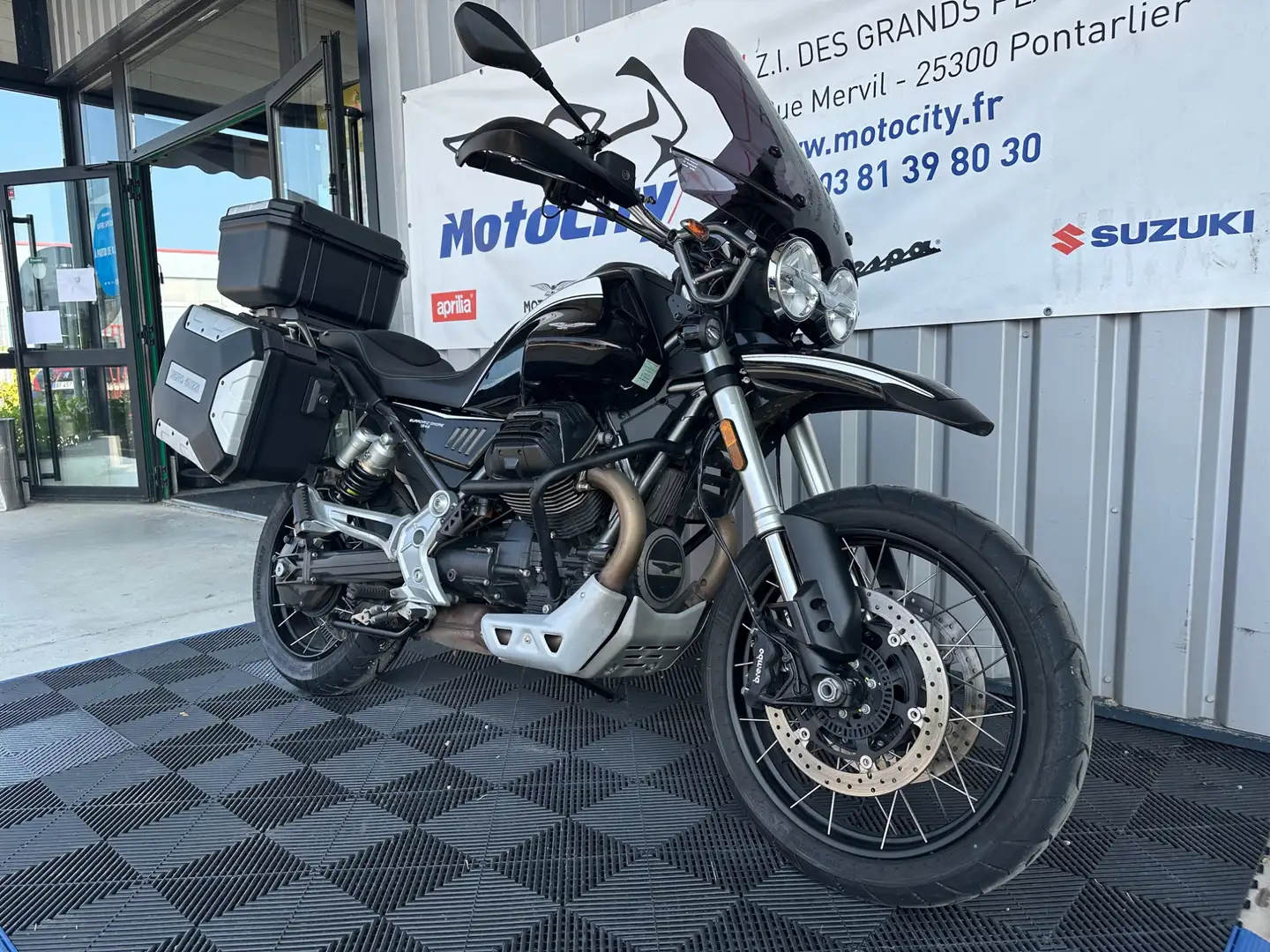 Moto Guzzi V 85 TT - 2