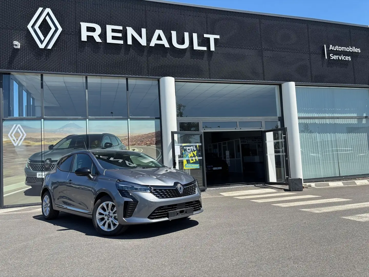 Renault Clio 1.0 TCE 90CH X-TRONIC EVOLUTION - 25 Gris - 1