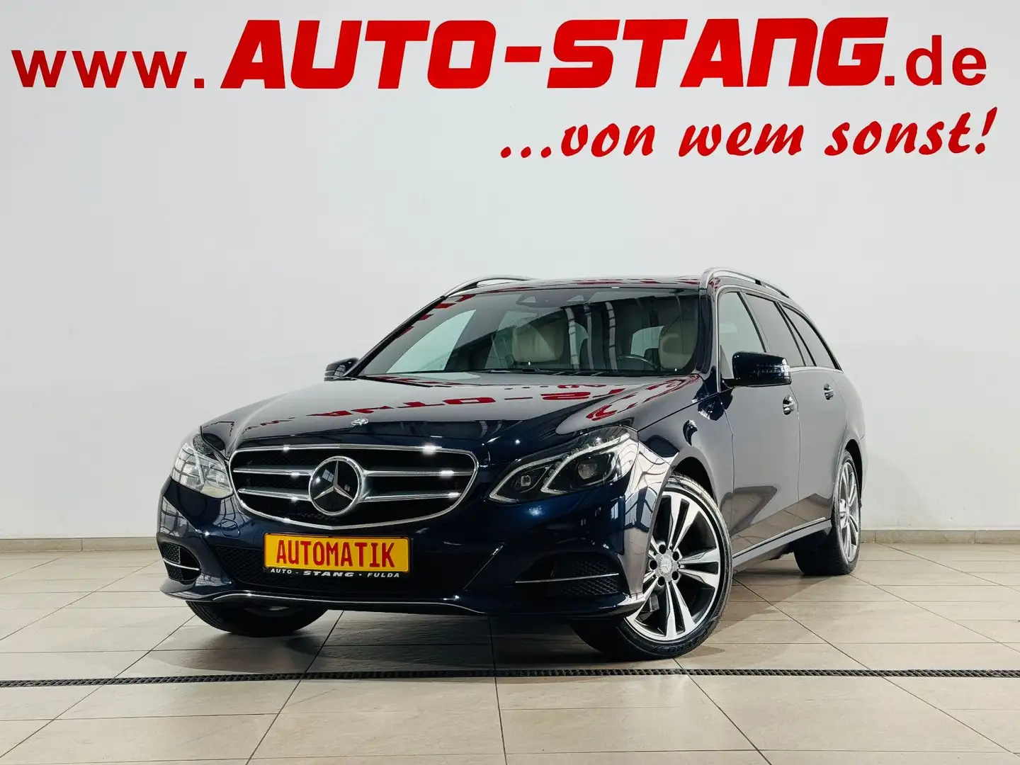 Mercedes-Benz E 350 BlueTec**SCHECKHEFT+TOTWINKEL+LEDER+18"** Modrá - 1