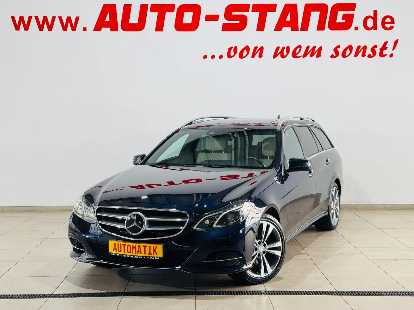 Mercedes-Benz E 350 BlueTec**SCHECKHEFT+TOTWINKEL+LEDER+18"** Modrá - 2