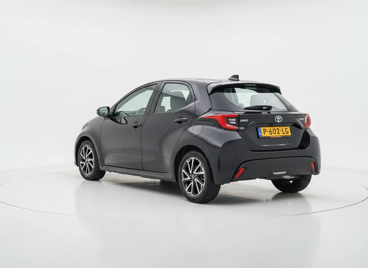 Toyota Yaris 1.5 Hybrid Dynamic NAV LED DAB+ KEYLESS Schwarz - 2