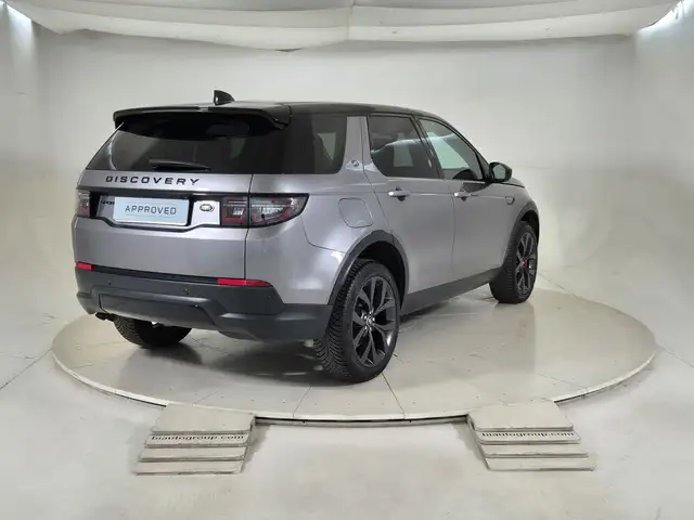 Land Rover Discovery Sport view 2