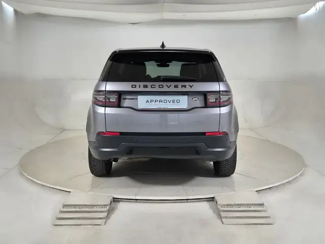 Land Rover Discovery Sport view 7