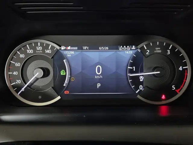 Land Rover Discovery Sport view 14