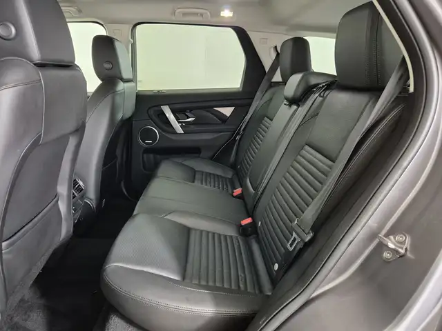 Land Rover Discovery Sport view 5