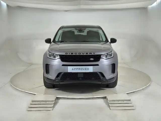 Land Rover Discovery Sport view 8