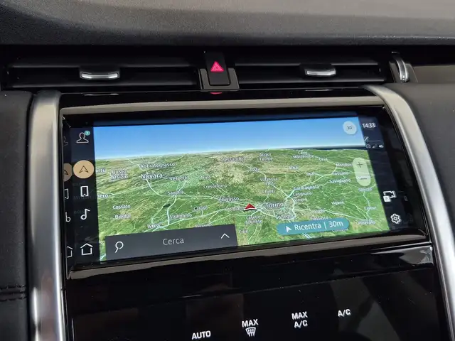 Land Rover Discovery Sport view 11