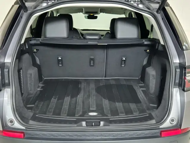 Land Rover Discovery Sport view 13