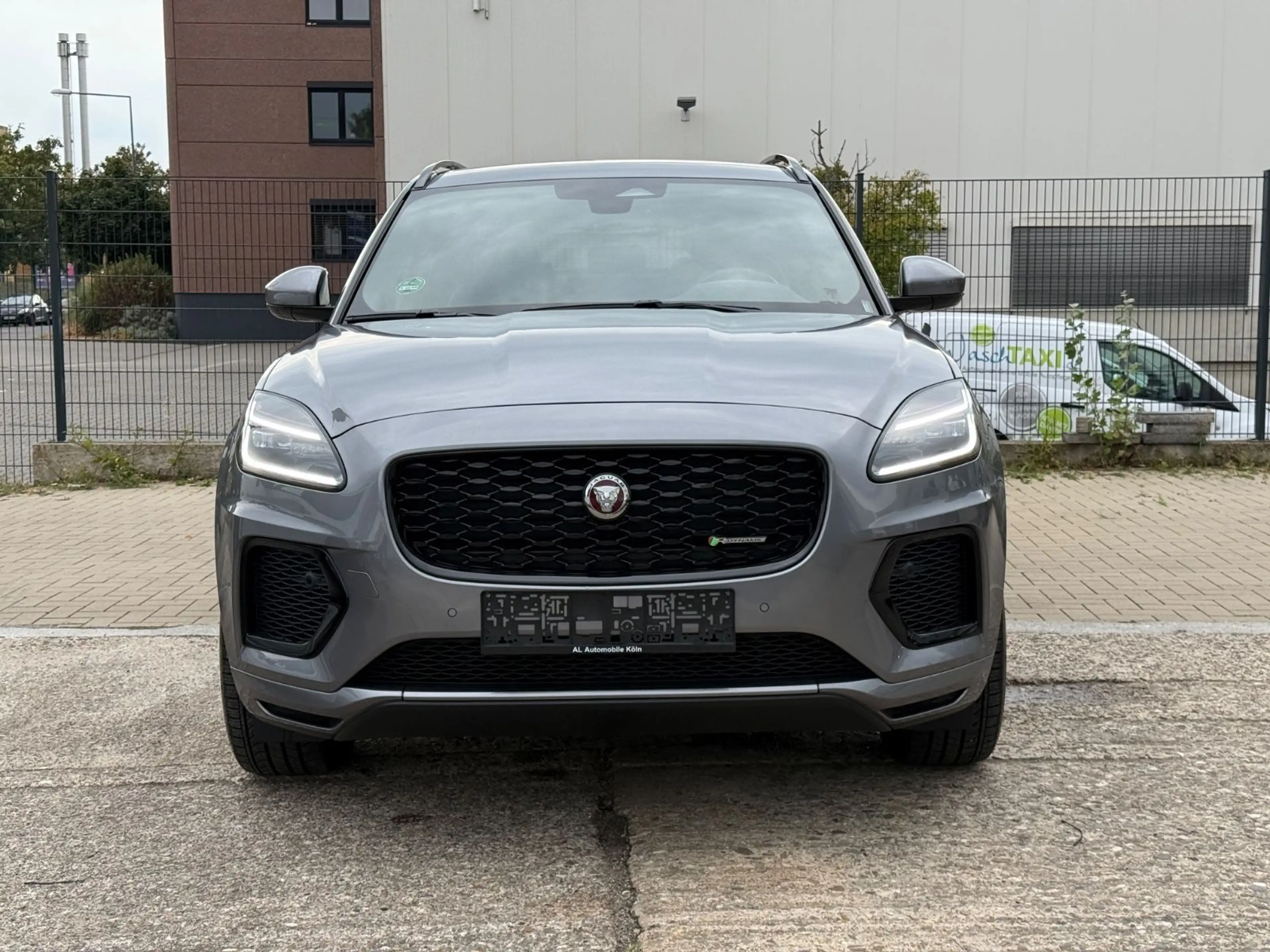 Jaguar E-Pace E-PACE R-Dynamic SE AWD Plug-In Hybrid/Pano/Lede — photo 4